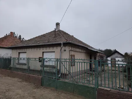 Eladó családi ház, Dabas 2 szoba 69 m² 57.8 M Ft