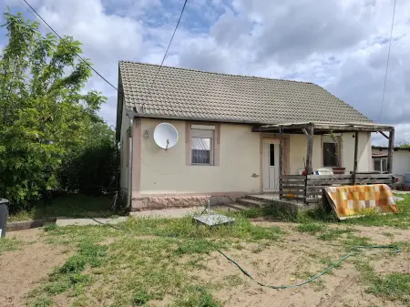 Eladó családi ház, Pilis 2 szoba 51 m² 44.9 M Ft
