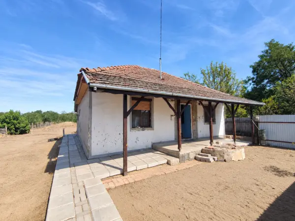 Eladó családi ház, Pusztavacs 3+1 szoba 76 m² 34.8 M Ft