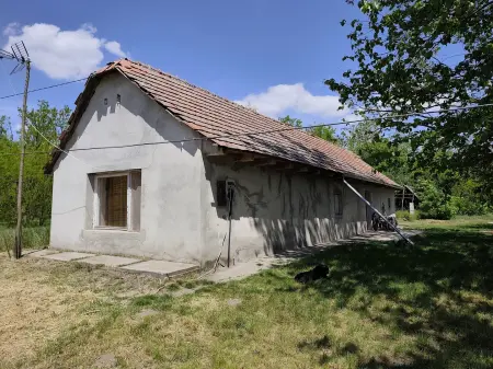 Eladó tanya, Felsőlajos 2 szoba 69 m² 18.5 M Ft